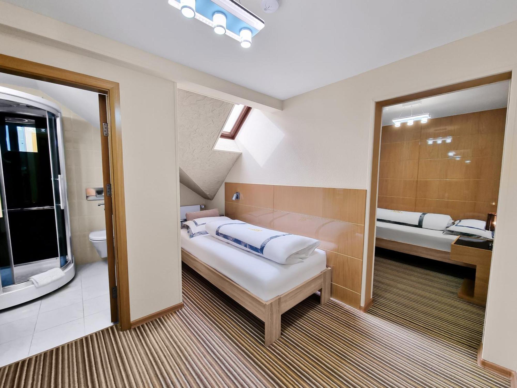 Hotel Roessle Dobel Rom bilde