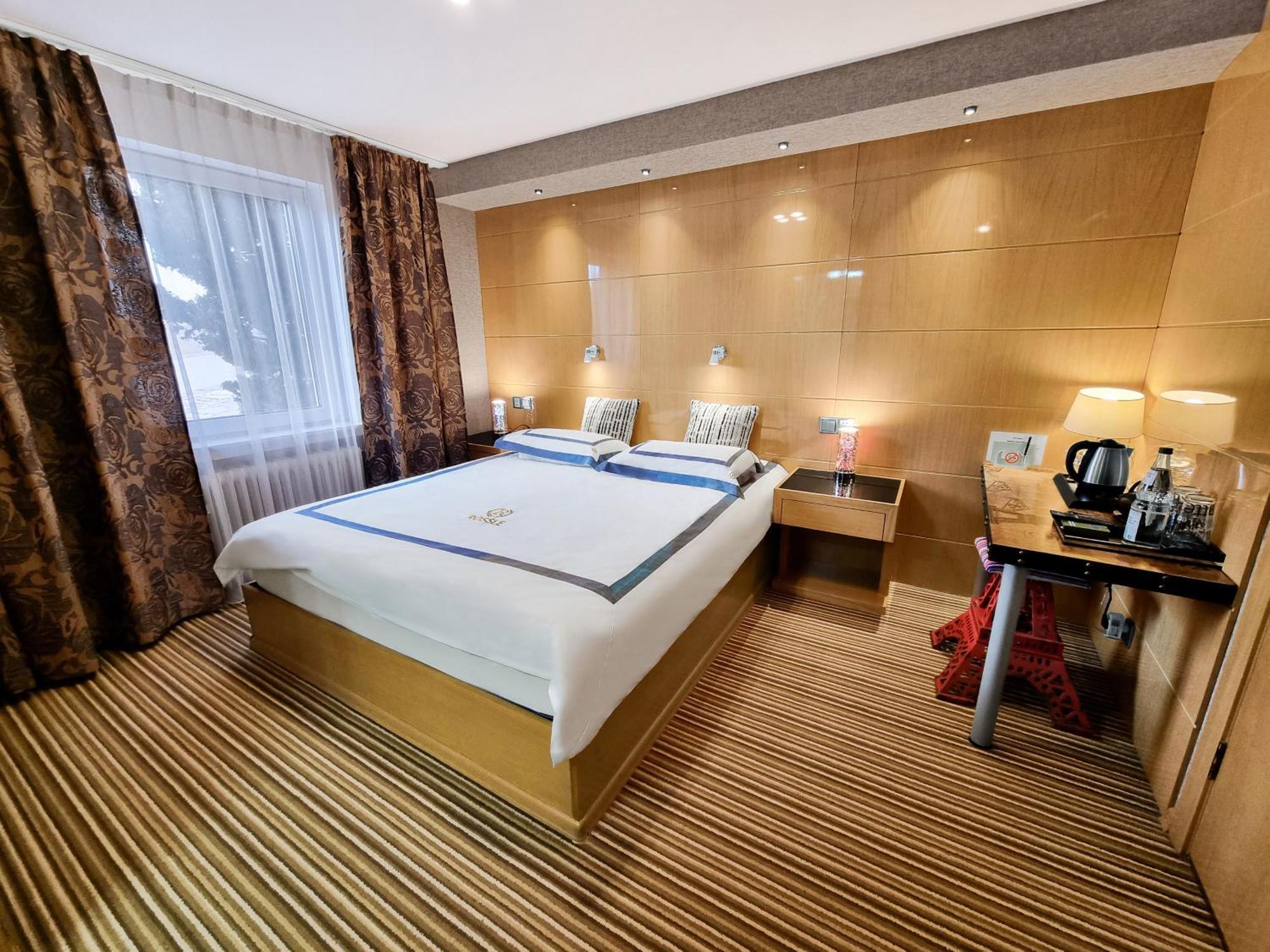 Hotel Roessle Dobel Rom bilde